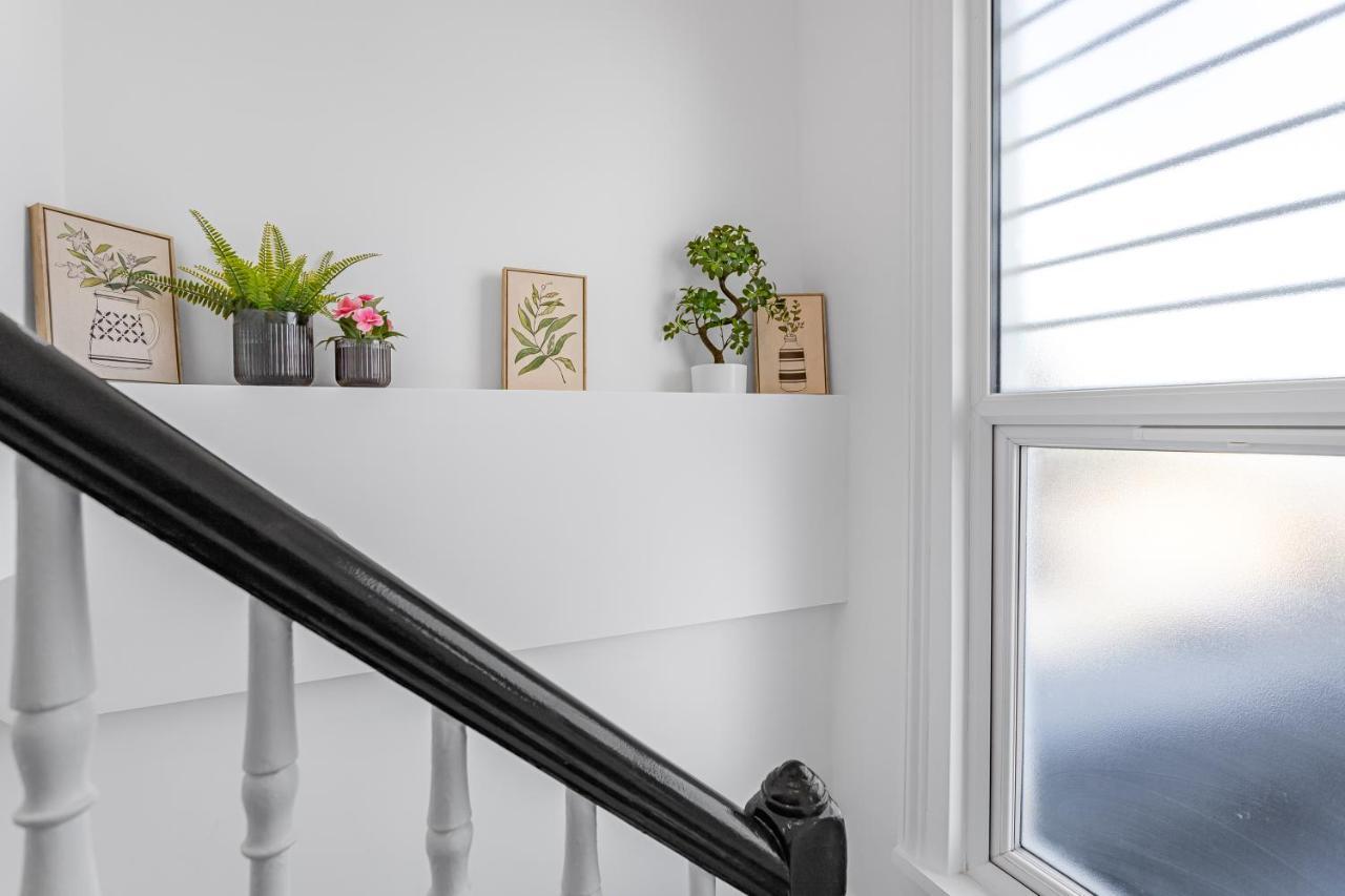Modern 3 And 2 Bedroom Apartment In Maida Vale Лондон Экстерьер фото